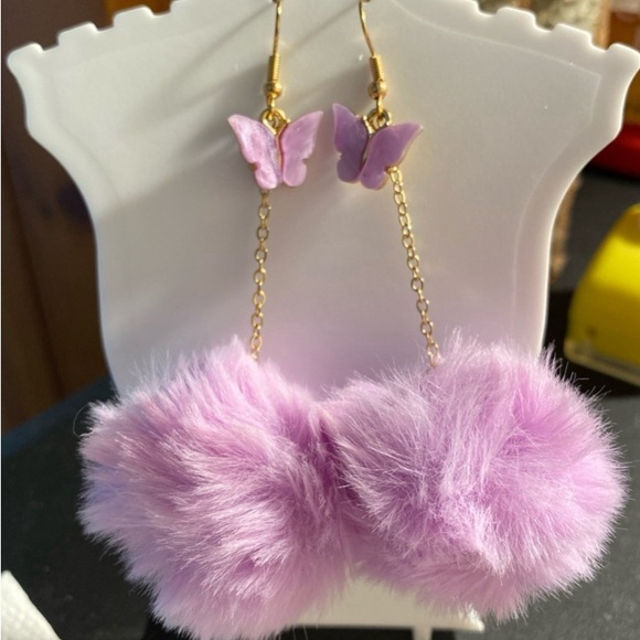 Earrings - Picture 1 of 2